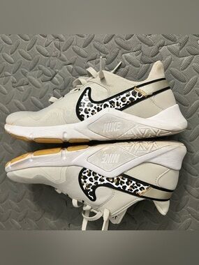 Nike Women’s Cream Athletic Sneakers with Leopard Swoosh and Black Trim size 8